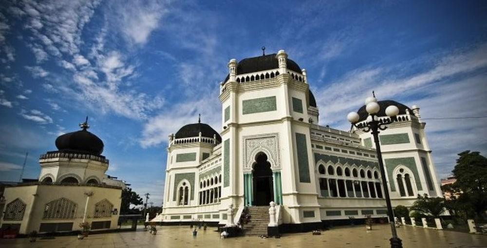 D'Primahotel Kualanamu Airport Medan Exterior photo
