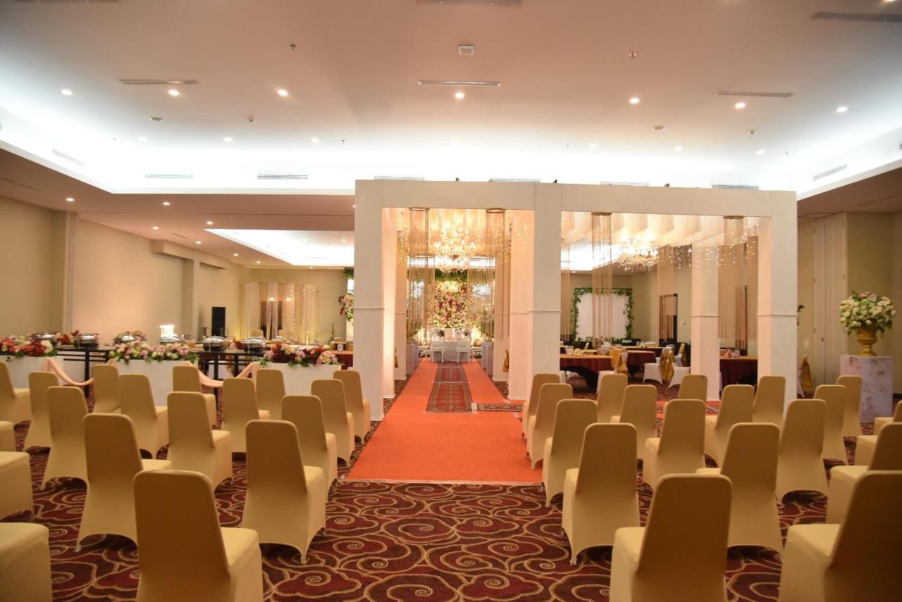 D'Primahotel Kualanamu Airport Medan Exterior photo